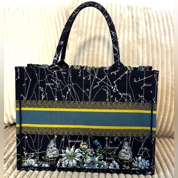 Dior Medium Book Tote - Picture 3 of 11